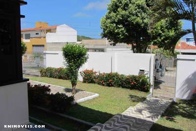 Jardim na frente da casa