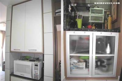 Cozinha equipada e com armários