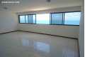 Sala espaçosa para dois ambientes