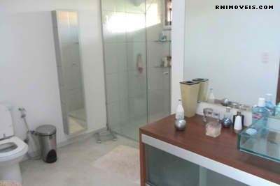 Banheiro de uma das suites