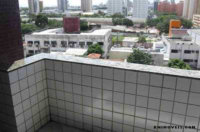 Varanda vista para a cidade
